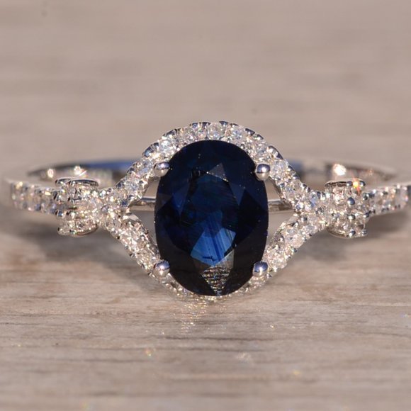 Natural Blue Sapphire Ring with Diamonds in White Gold